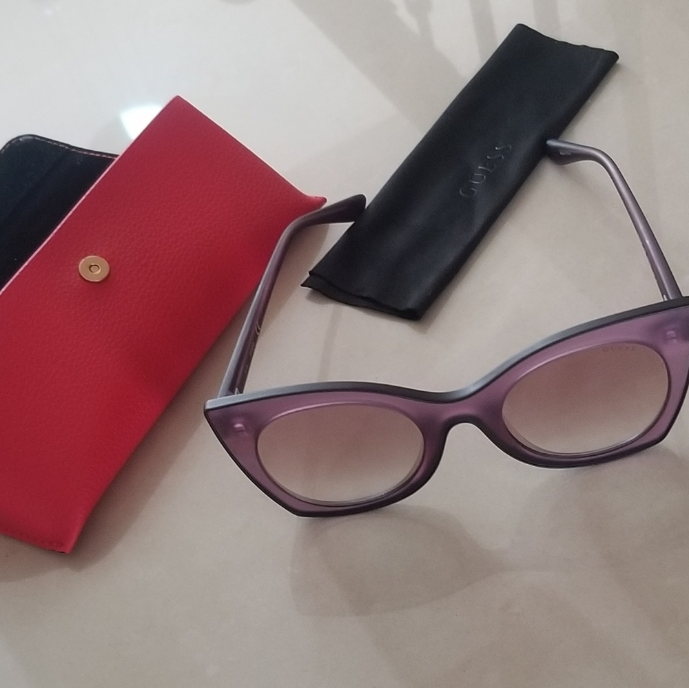 Sunglass - Picture 3 of 3